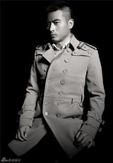 组图：陈龙新写真贴近武松形象 硬汉气质十足 