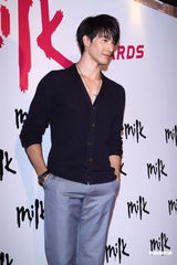 组图：林俊杰获票选人气男艺人 谢谢周杰伦相挺