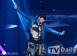 组图：李玟雨佳仁热舞《冠军秀》 B.A.P夺冠