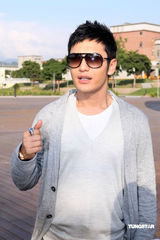 高清：黄晓明正考虑在台北置产 否认李冰冰结婚