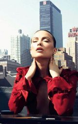 组图：奥利维亚-维尔德登《嘉人》 性感写真曝光