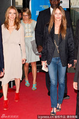 组图：帕拉迪丝走出情伤 新片巴黎首映