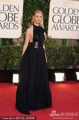 组图：罗西-汉丁顿-惠特莉高开衩礼服性感诱惑