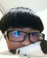 组图：金龟子刘纯燕13岁可爱女儿私房照