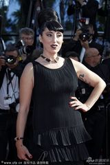 组图：西班牙女演员萝西-德帕尔马乌唇魅惑