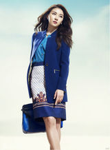 组图：韩星河智苑秋装写真秀干练职场范儿