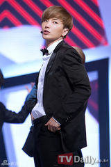 组图：Beast《MCountDown》夺冠 SJ首演后续曲