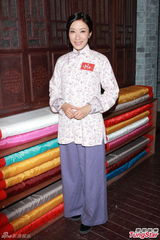 组图：马浚伟回TVB拍剧 与杨怡合演一对