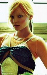 幻灯图集：名模米兰达-可儿学校制服诱惑写真