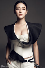 组图：甘婷婷黑白大片展干练简洁风