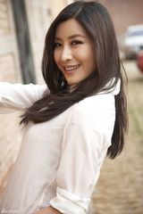 组图：王雅捷靓丽写真曝光 再现青涩时光    