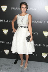 高清组图：辣妈杰西卡-阿尔芭盛装亮相靓丽多姿