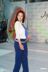 组图：官恩娜诸葛梓岐走秀 陈嘉桓否认与林峰绯闻