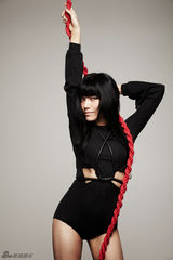 组图：江映蓉宣传照性感捆绑显奔放魅力