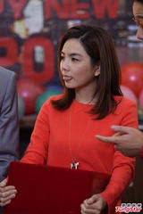 组图：王自健爆料S.H.E春晚内幕 Ella险翻脸