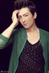 组图：蔡健东宣传照出炉 打造专辑《我错在哪里》