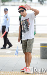 组图：HAHA为宣传动漫《怪物大学》赴香港