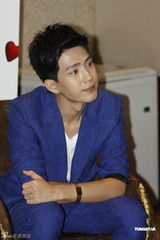 组图：《全球热恋》在京首映 刘若英失约缺席