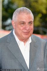 组图：《不知为知之》首映 导演携妻子亮相