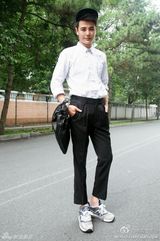 明星爱街拍39期：白衬衣领衔浪漫混搭风