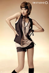 组图：Lotte Girls新年华丽造型引领萝莉风潮