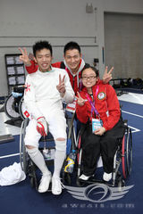 组图：刘德华伦敦频频卖萌 称无人偷拍很开心