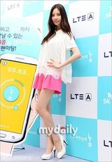 组图：少女时代徐贤清纯亮相粉丝签名活动