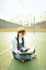 组图：武大女神生活美照 长发飘逸清新自然