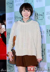 组图：允儿等助阵具惠善新片 南相美李尚允对戒抢眼