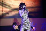 高清组图：2011微博之夜 张靓颖着金色裙劲歌热舞