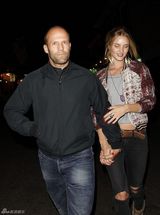 组图：查宁携妻前往新酒吧 斯坦森带女友捧场