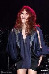 组图：歌姬A-Lin大解放LIVE音乐会 秀美腿跳热舞