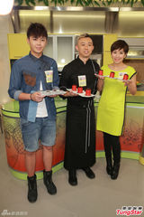 组图：TVB黄智雯初次尝试演清装剧笑怕剃头