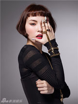 组图：赵美彤时尚写真大片变身黑暗精灵