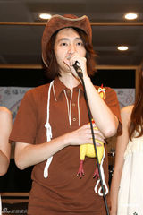 幻灯组图：旺福乐团打造“乡春之旅” 严爵变身牛仔