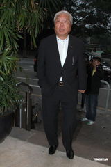 组图：邓光荣头七祭奠仪式 张学友陈宝珠等好友出席