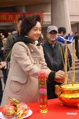 牛莉变身麻辣离婚女 与任程伟上演“夫妻档”(图)