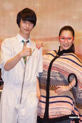 组图：严爵与麦可森PK琴艺 温岚高唱泰雅语歌曲