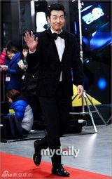 组图：李敏镐朴有天助阵SBS颁奖 《绅士》大赢