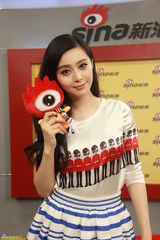 组图：《一夜惊喜》做客 金依萌范冰冰畅聊爱情