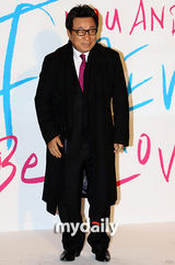 组图：宋承宪贺李辉才大婚 Tony安玄英祝福新人