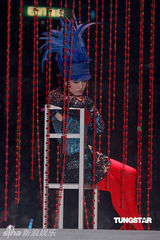 高清组图：郑伊健演唱会 舒淇登台与其热吻