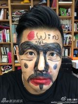 组图：黑人范范恩爱同行看球赛 互画鬼脸已弃疗