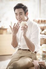 组图：金贤重2PM等迎白色情人节送甜蜜糖果