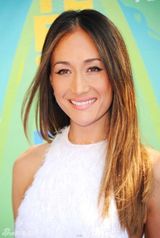 组图：2011青少年选择奖红毯 俊男美女星光耀眼