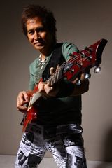 高清组图：怒放摇滚英雄艺人宣传照