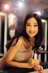 幻灯图：林鹏最新杂志大片 纯美中散发出性感