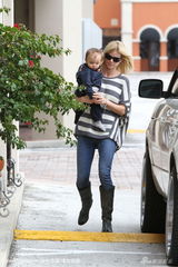 幻灯图集：伍兹康复中心治疗 “虎嫂”首度探望