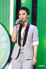 组图：张靓颖绿衣衬环保 萨顶顶秀舞技