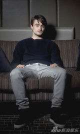 组图：丹尼尔拍新片蓄胡须 “哈利波特”变颓废男